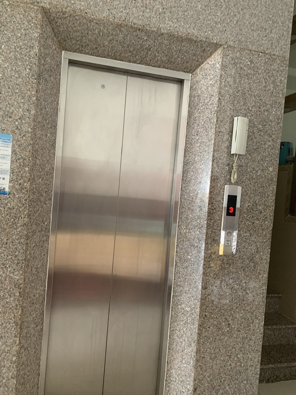 Thang máy - tiện ích khách sạn Hoàng Vy
